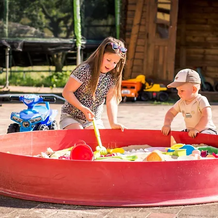 Nyaraló Alex Liptov Nádasd