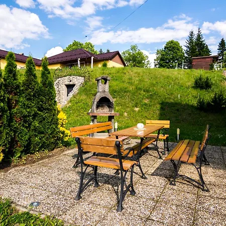 Alex Liptov Nyaraló Nádasd